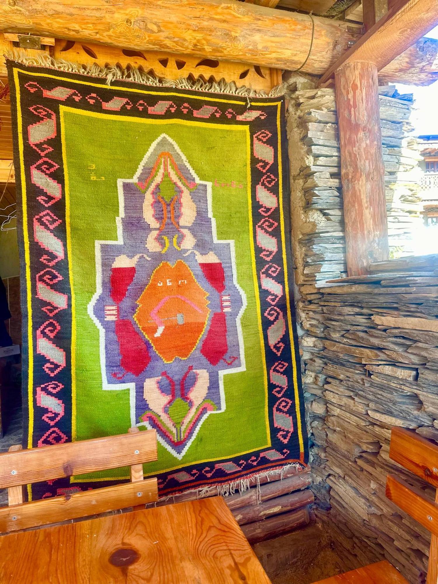Guesthouse Lasharai Omalo Extérieur photo